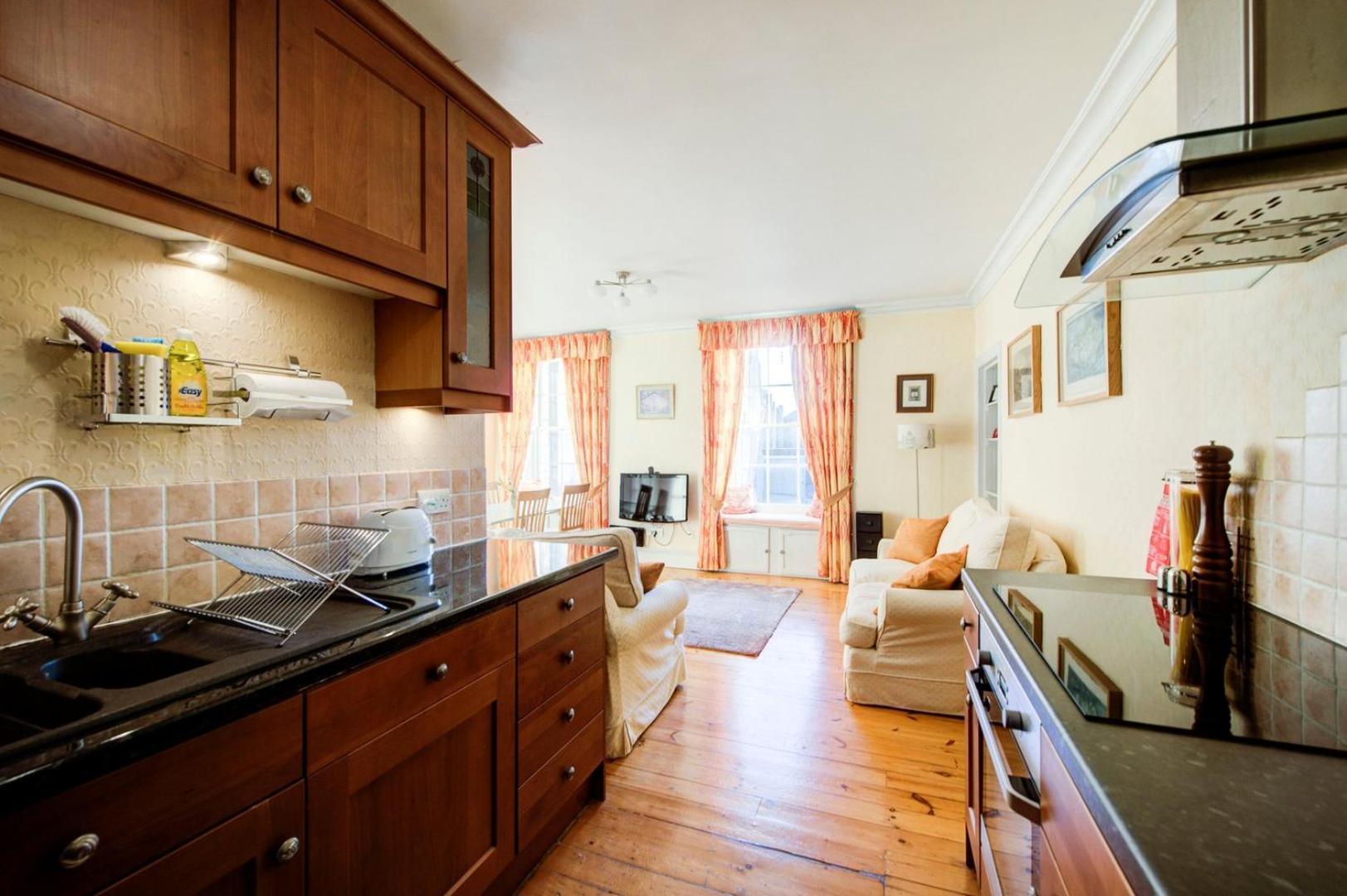 Guestready - Historic Edinburgh Old Town Apartment EDI Exterior photo